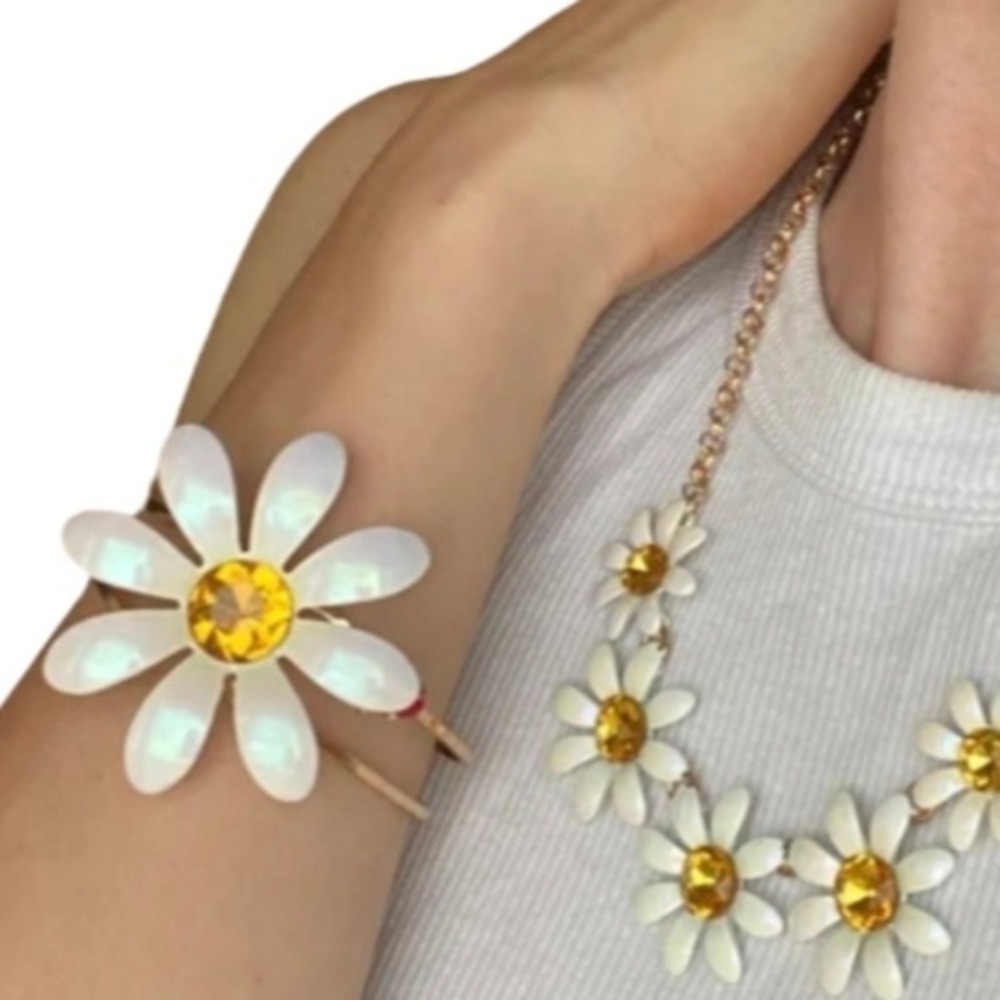 Betsey Johnson Daisy Ladybug Hinged Cuff Bracelet Gold Tone Iridescent White New
